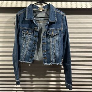 SHYANNE WOMEN'S LIGHT DENIM CROPPED FRAY JACKET